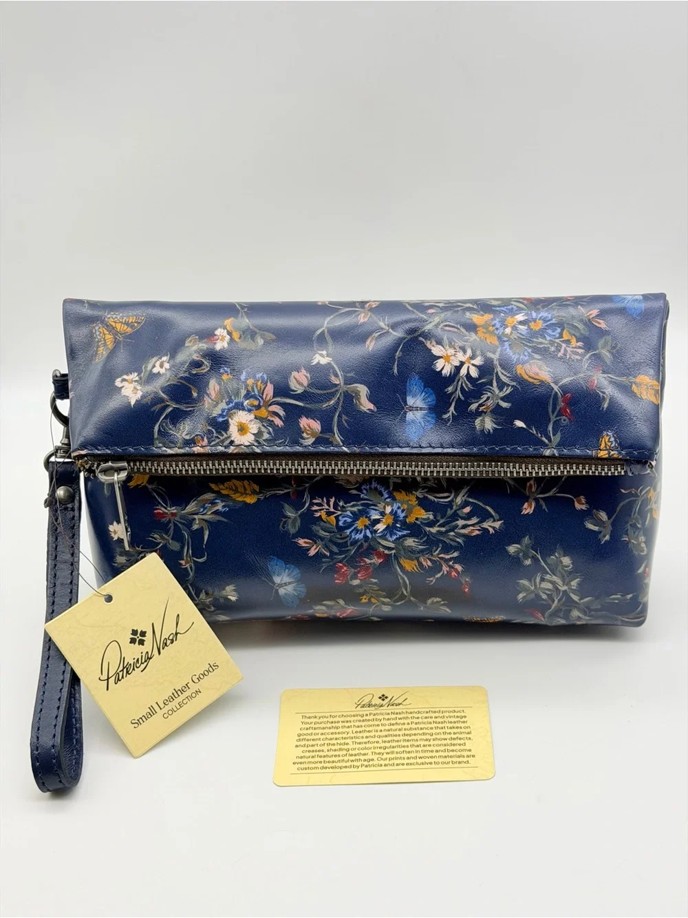 NWT Patricia Nash Navy Floral Leather Wristlet Clutch